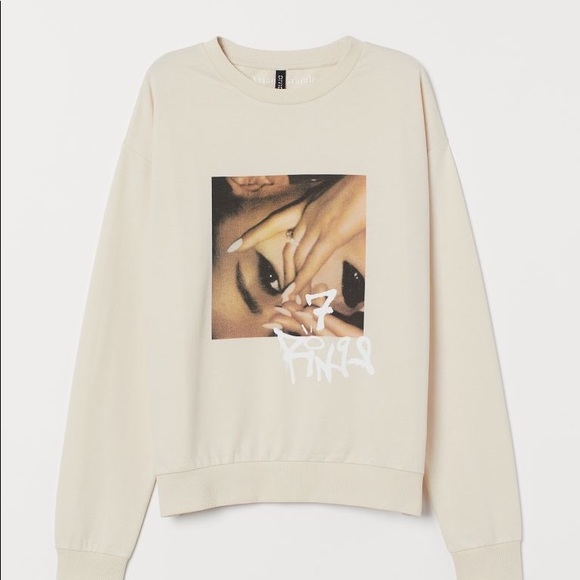 Ariana Grande Sweaters - H&M Ariana Grande Sweatshirt Size XXL 💓